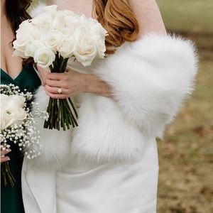 White faux fur bridal shall/wrap